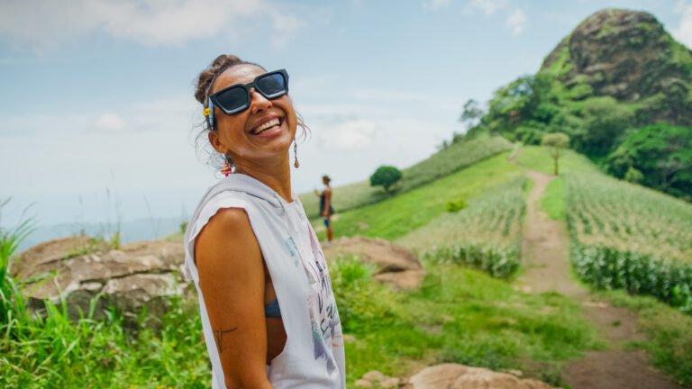 Suri Barrera surf guide 2