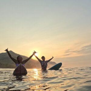 Girls-Only Surf & Flow EL SALVADOR